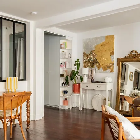 Veeve - Industry Chic Haven *
